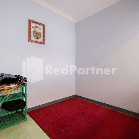 Swun Stay Inn At Sawahan Mitra Reddoorz Malang Dış mekan fotoğraf