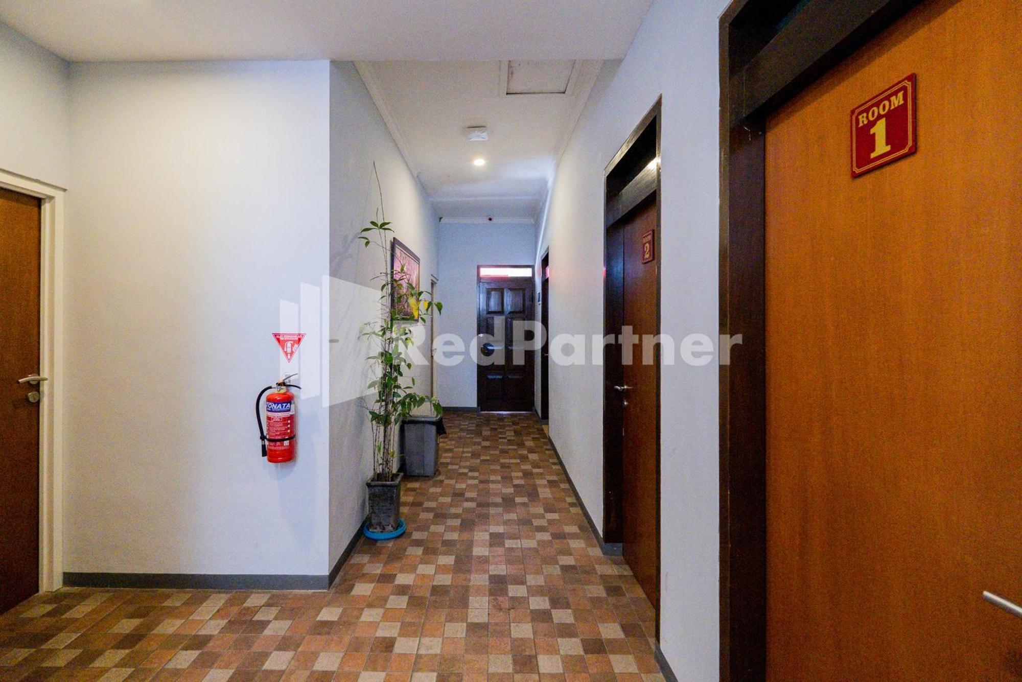 Swun Stay Inn At Sawahan Mitra Reddoorz Malang Dış mekan fotoğraf